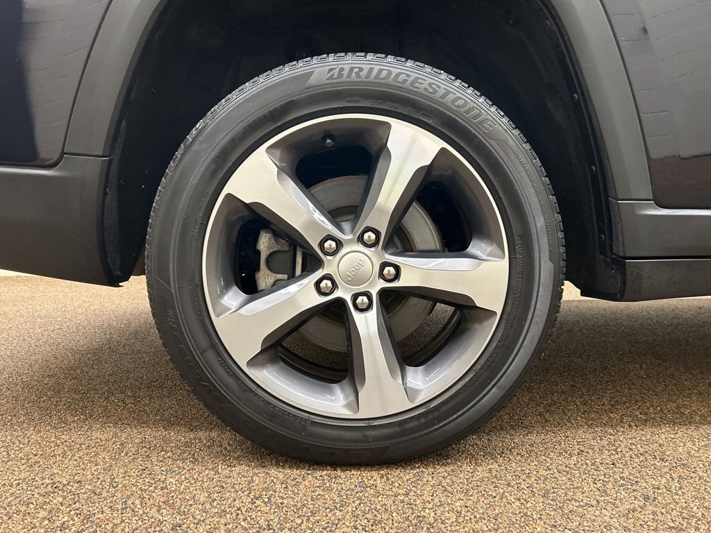 Used 2023 Jeep Grand Cherokee L Limited w/ Luxury Tech Group II image 29