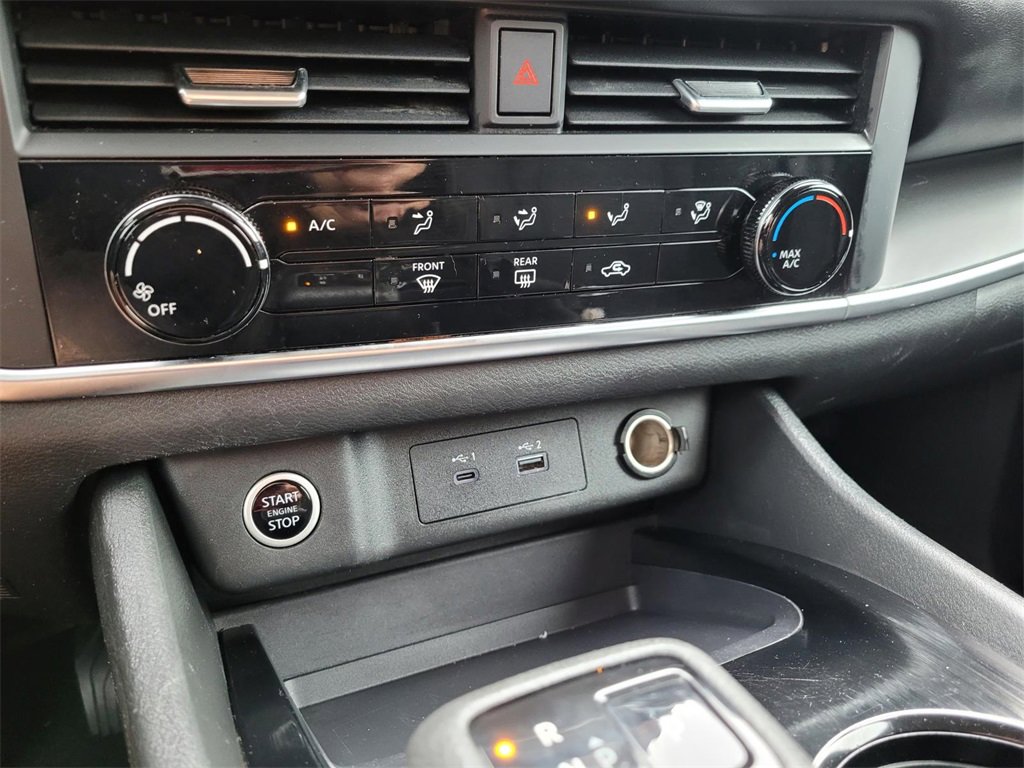 Used 2023 Nissan Rogue S image 23