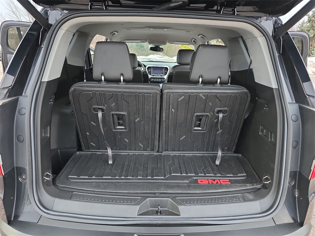 Certified 2023 GMC Acadia SLT w/ Preferred Package image 13