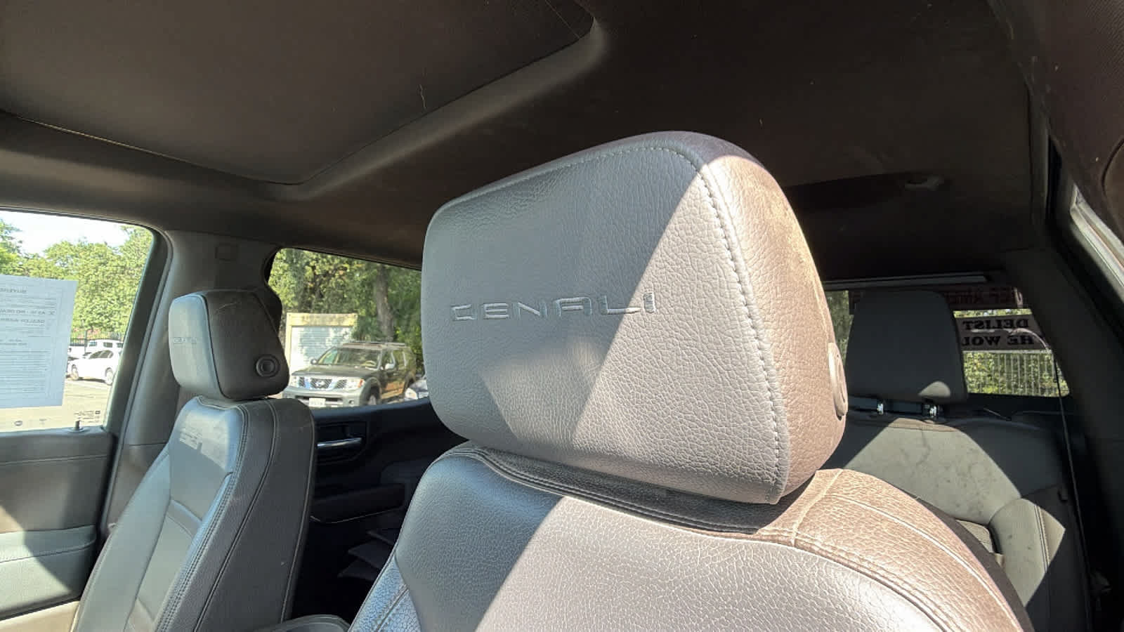 Used 2021 GMC Sierra 1500 Denali w/ Driver Alert Package II AWD/4WD image 11
