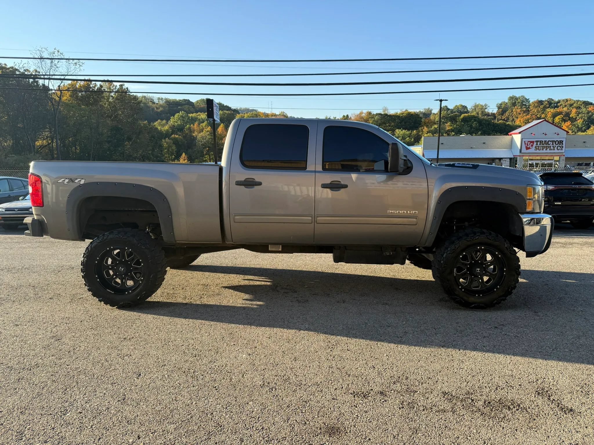 Used 2014 Chevrolet Silverado 2500 LT AWD/4WD image 4