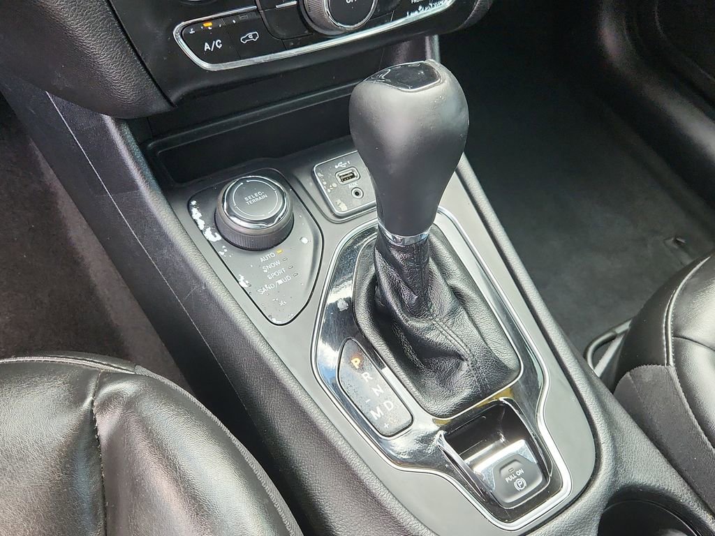 Used 2021 Jeep Cherokee Latitude Plus image 22