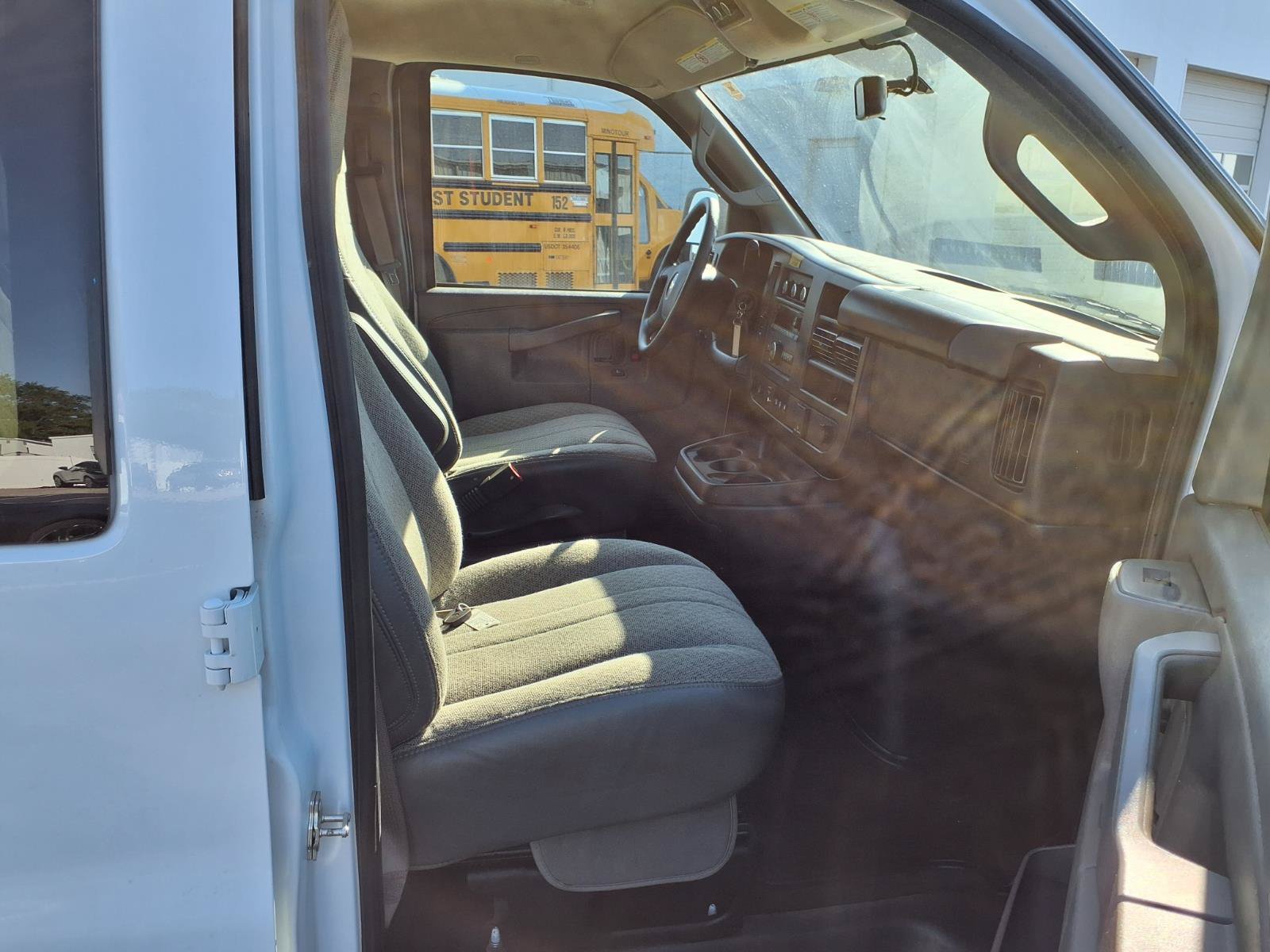 Used 2025 Chevrolet Express 3500 LS RWD image 22