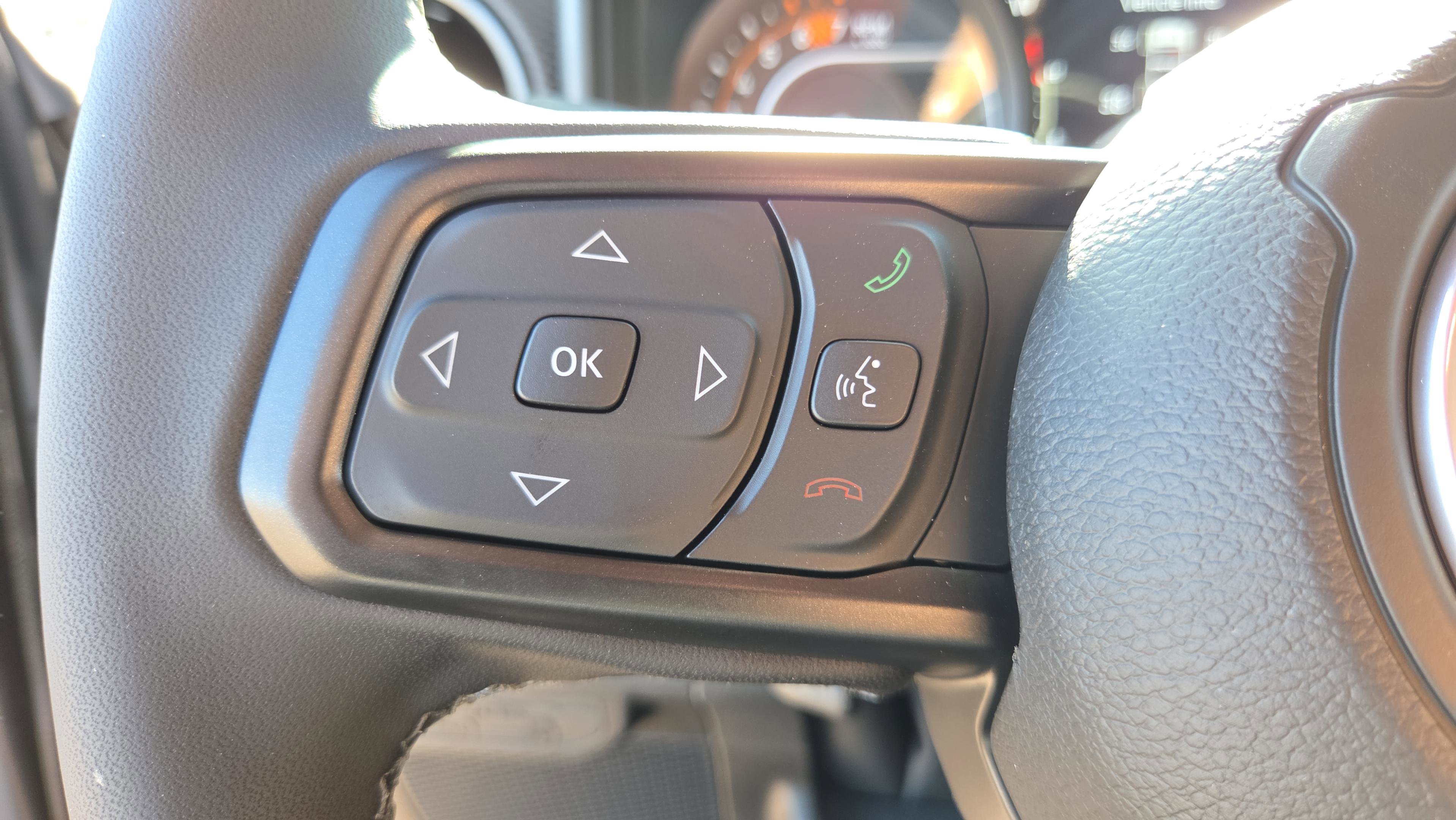 Used 2025 Jeep Wrangler Unlimited Rubicon w/ Technology Group image 39