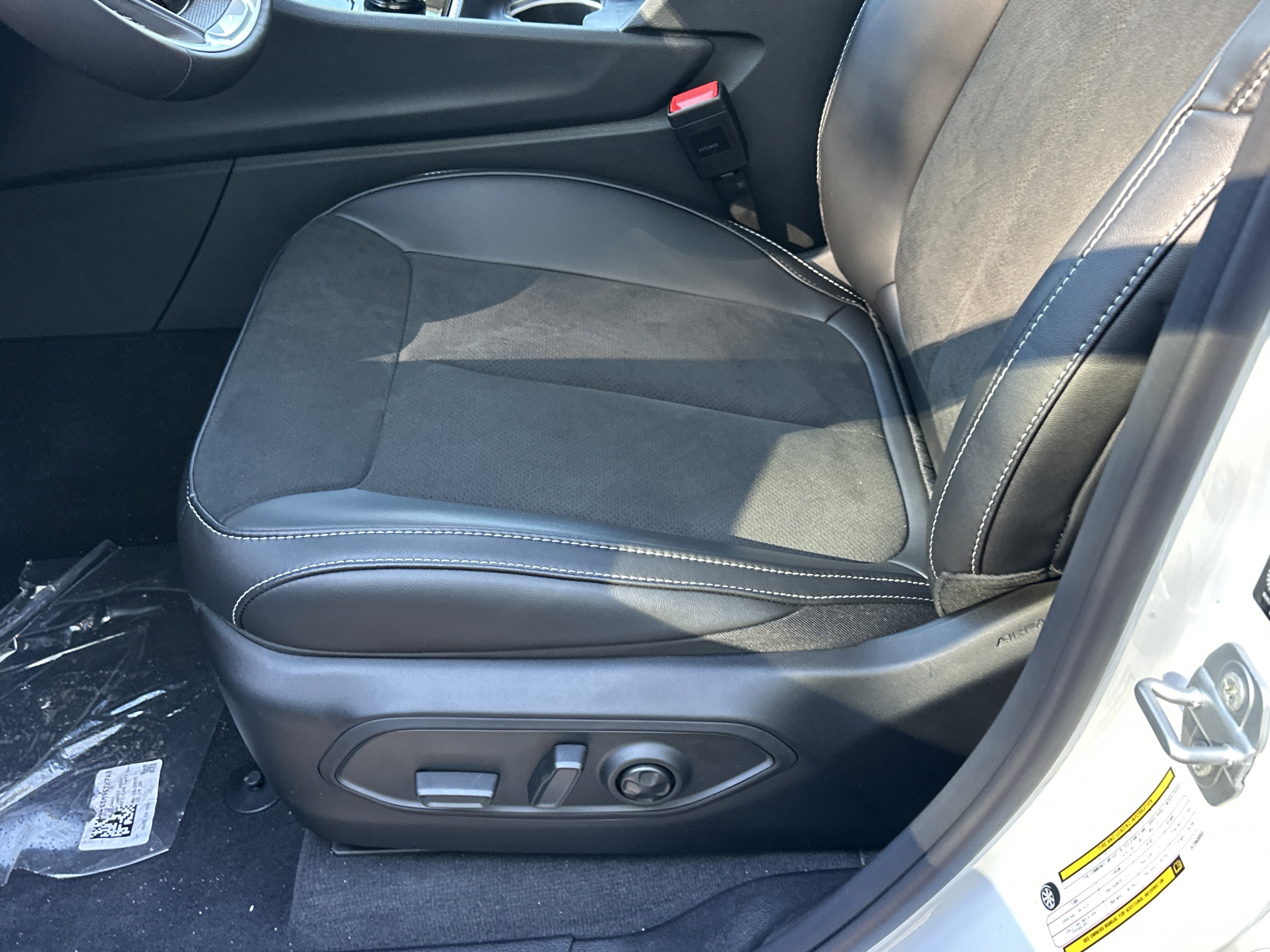 New 2025 Jeep Grand Cherokee Altitude image 27