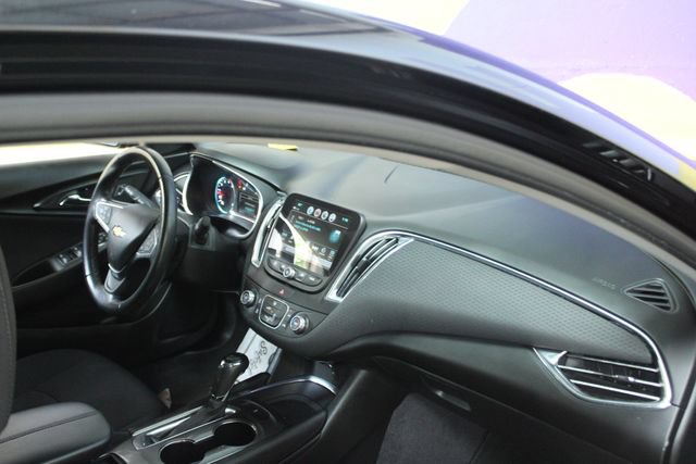 Used 2018 Chevrolet Malibu LT FWD image 12