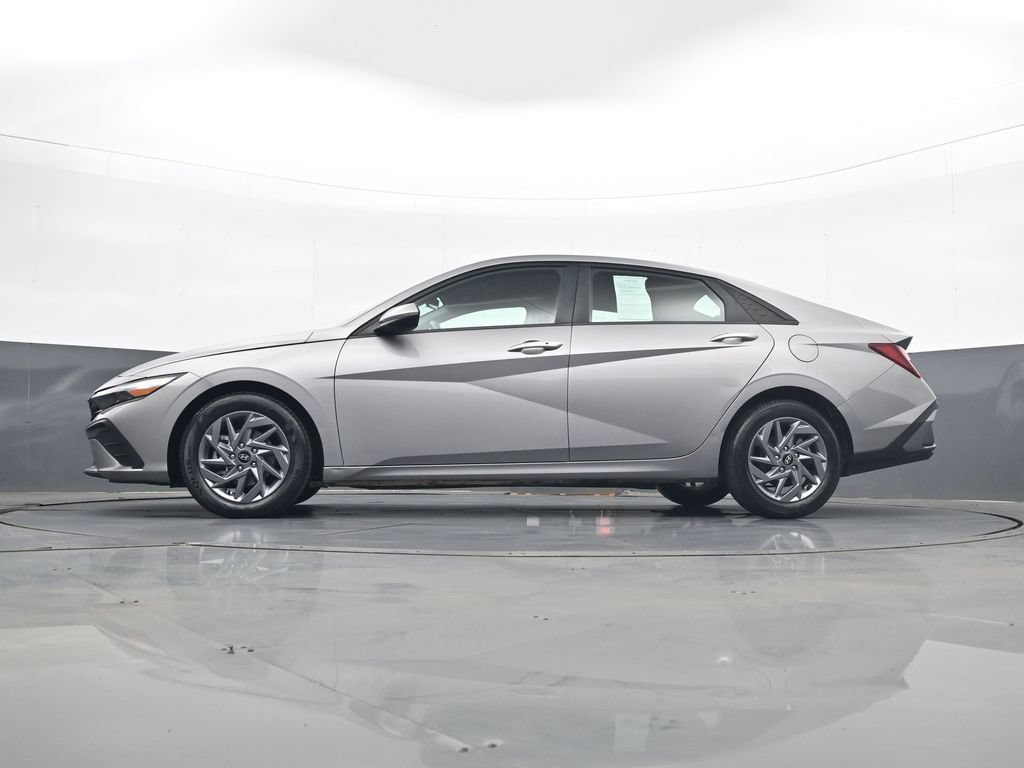 Certified 2024 Hyundai Elantra SEL FWD image 29
