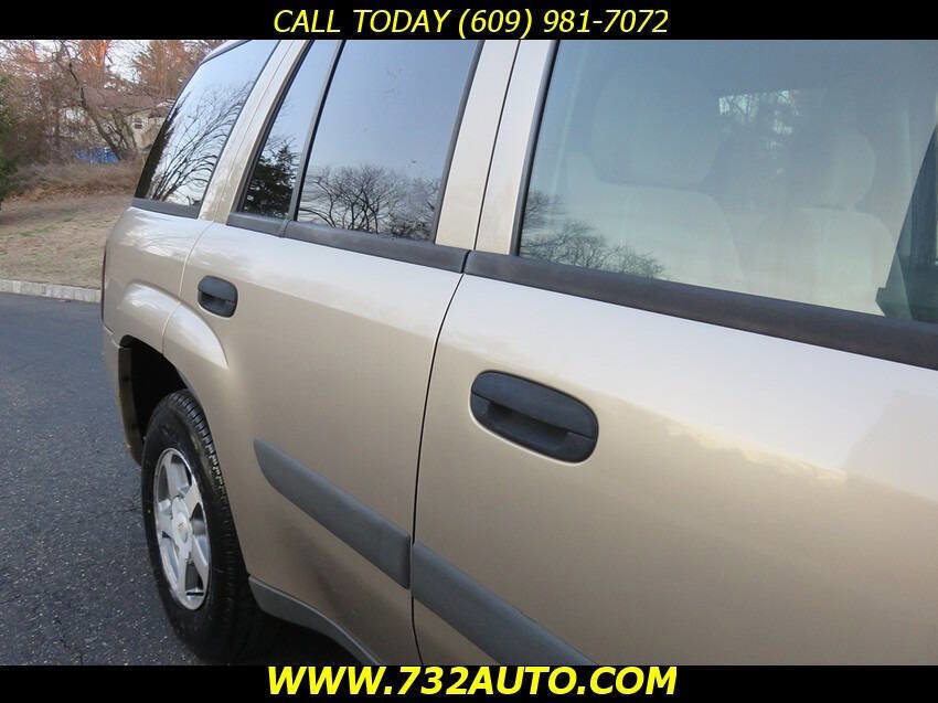 Used 2005 Chevrolet TrailBlazer LS w/ LS Preferred Equipment Group image 22