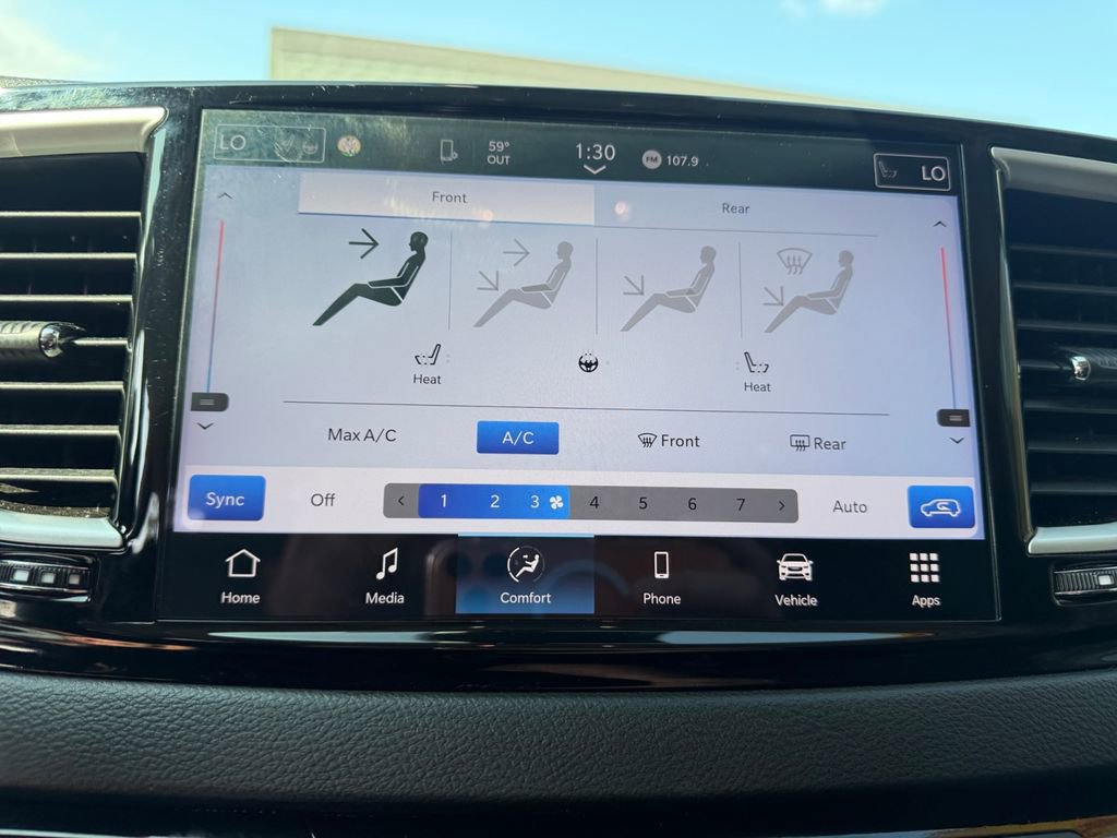 Certified 2024 Chrysler Pacifica Touring-L image 25