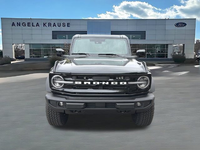 New 2026 Ford Bronco Outer Banks w/ Sasquatch Package AWD/4WD image 2