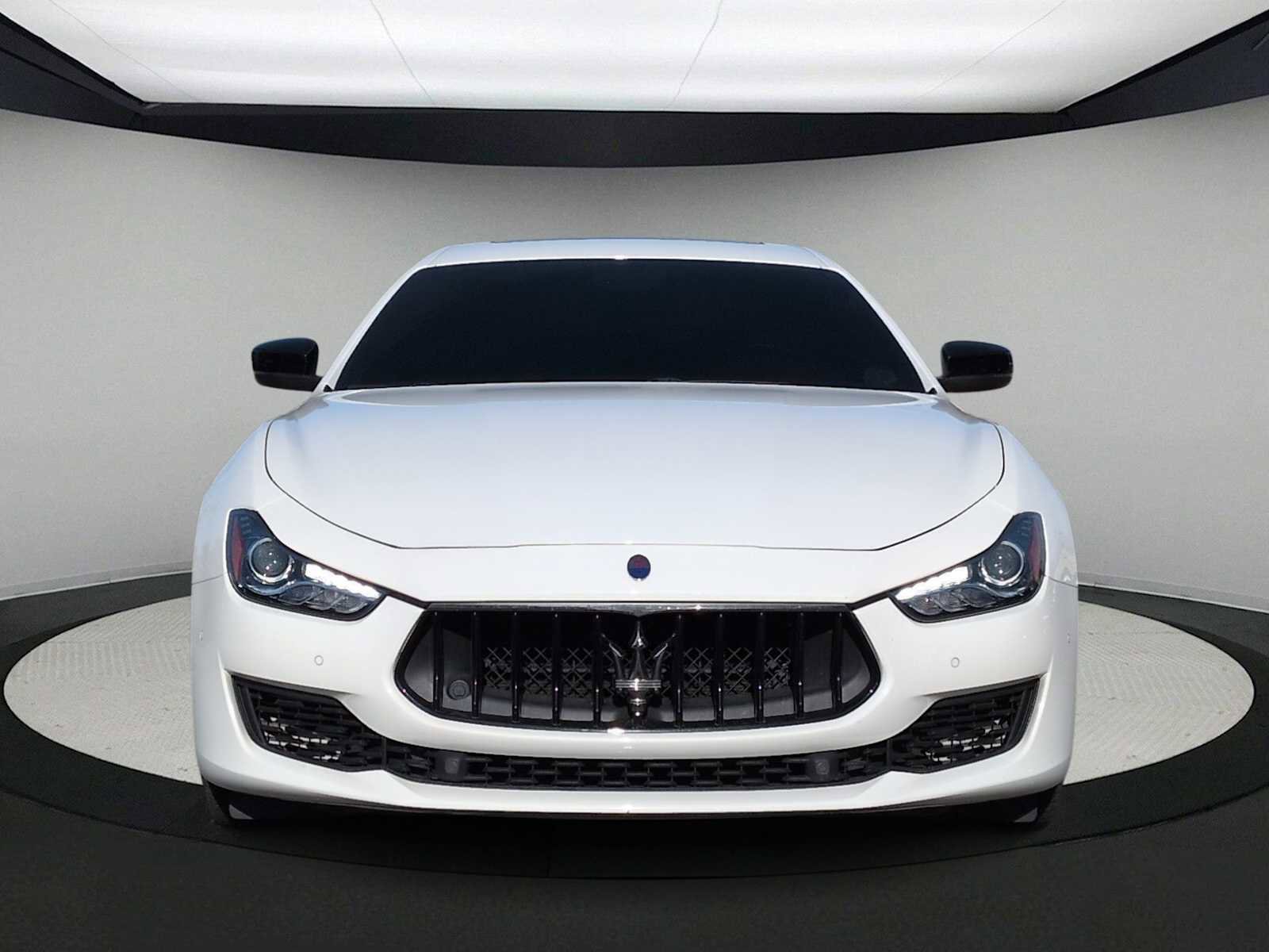 Used 2021 Maserati Ghibli S Q4 AWD/4WD image 3