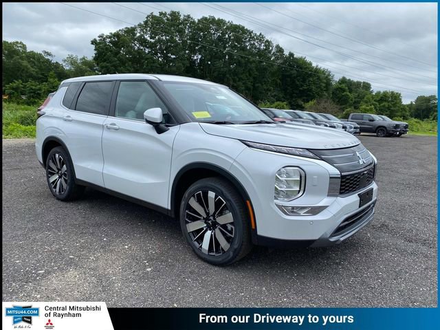 New 2025 Mitsubishi Outlander AWD
