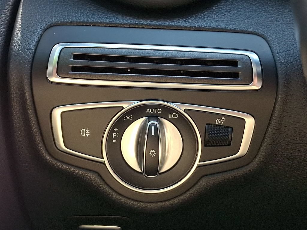 Used 2019 Mercedes-Benz C 300 4MATIC Sedan image 25