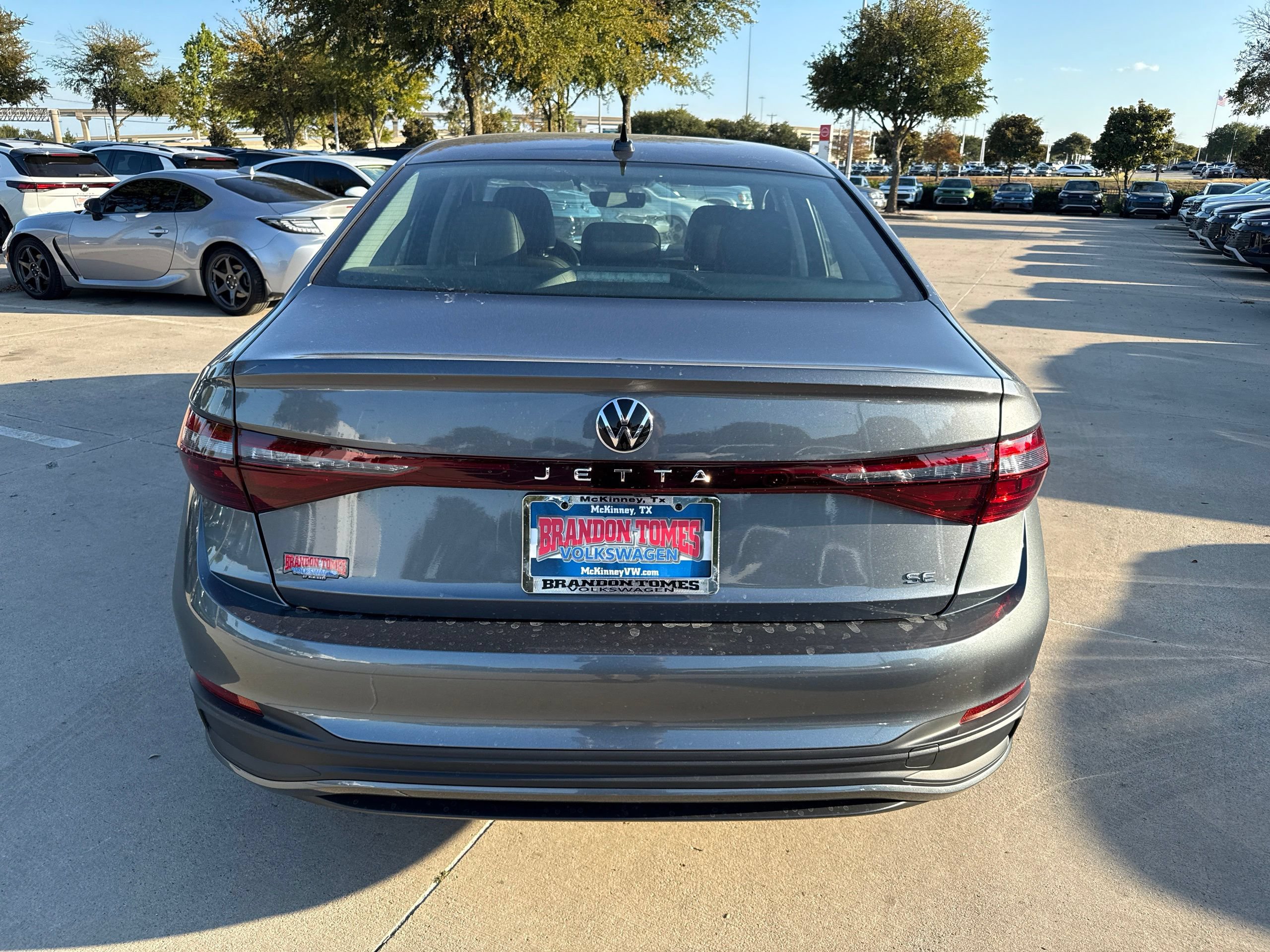 New 2027 Volkswagen Jetta SE FWD image 4