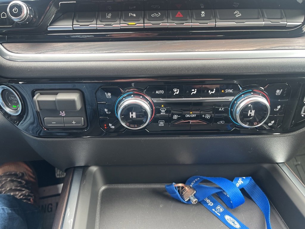 New 2026 GMC Sierra 3500 SLT w/ SLT Premium Package image 19