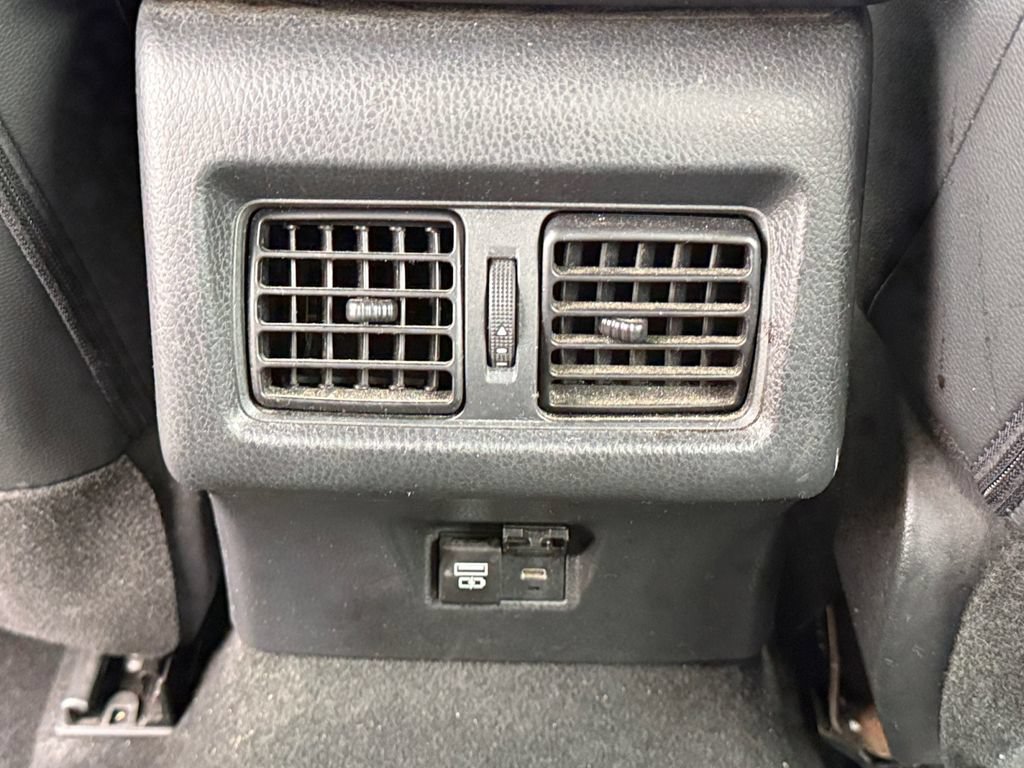 Used 2025 Toyota Camry SE FWD image 35