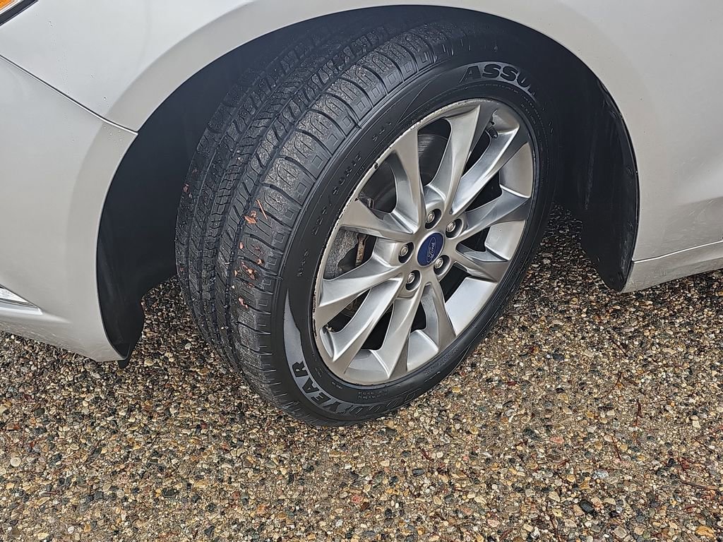 Used 2017 Ford Fusion Energi SE image 33