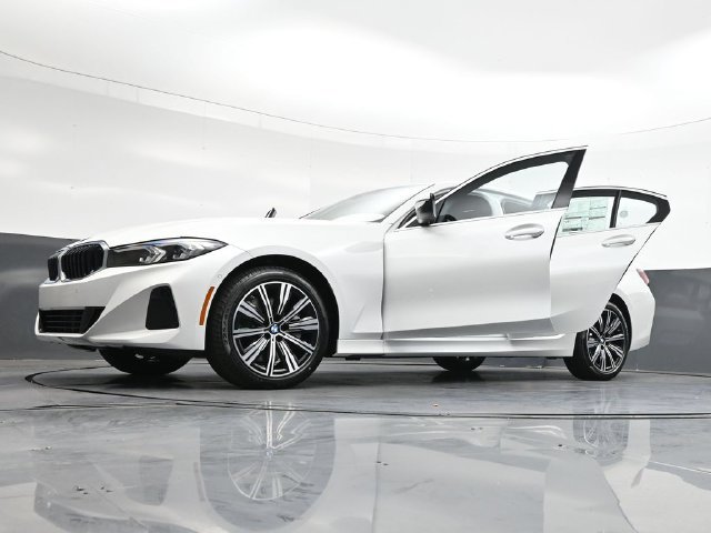 New 2026 BMW 330i xDrive Sedan w/ Premium Package AWD/4WD image 43