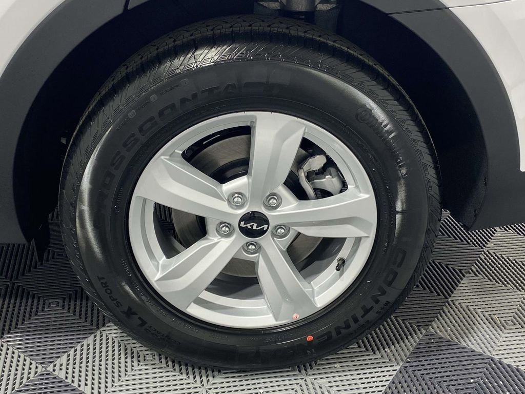 New 2026 Kia Sorento LX FWD image 7
