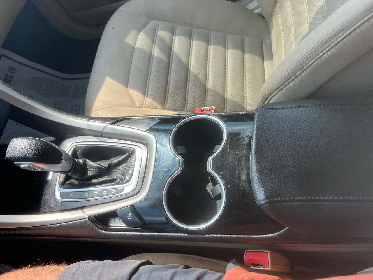 Used 2015 Ford Fusion SE FWD image 20