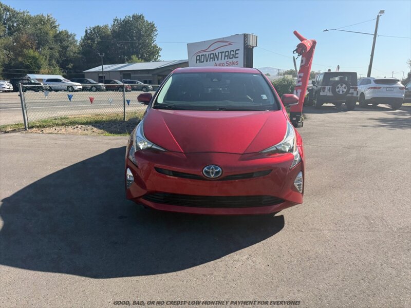 Used 2017 Toyota Prius Four Touring FWD image 2
