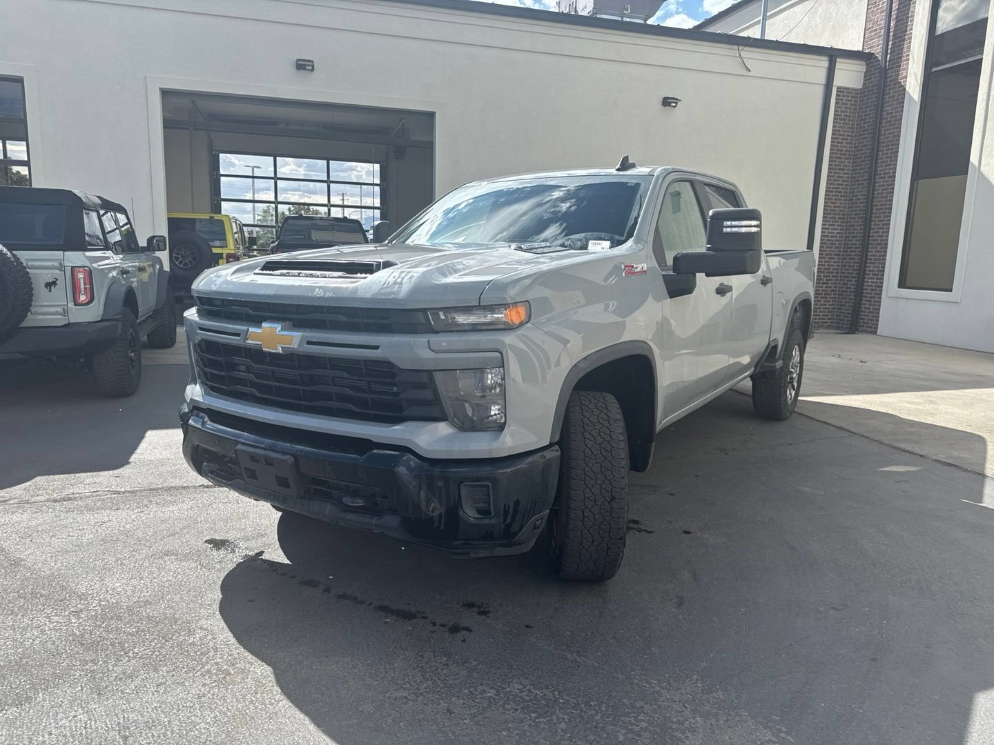 Used 2025 Chevrolet Silverado 2500 Custom w/ Custom Value Package AWD/4WD image 4