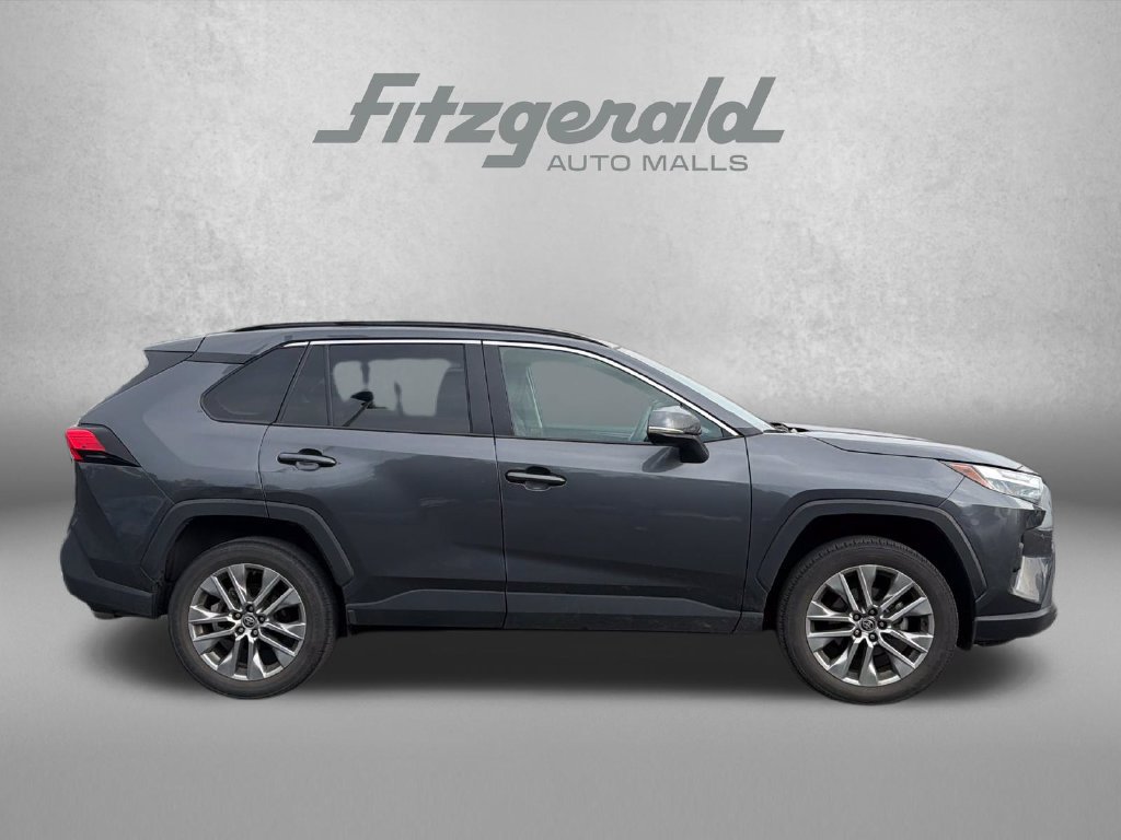 Used 2022 Toyota RAV4 XLE Premium AWD/4WD image 9
