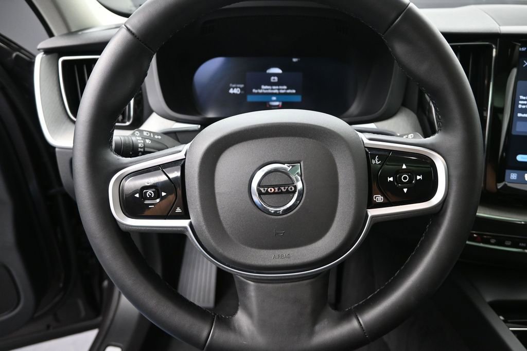 Used 2025 Volvo XC60 B5 Plus w/ Climate Package AWD/4WD image 10
