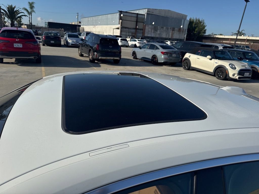 Used 2023 BMW i4 eDrive40 w/ Premium Package RWD image 11