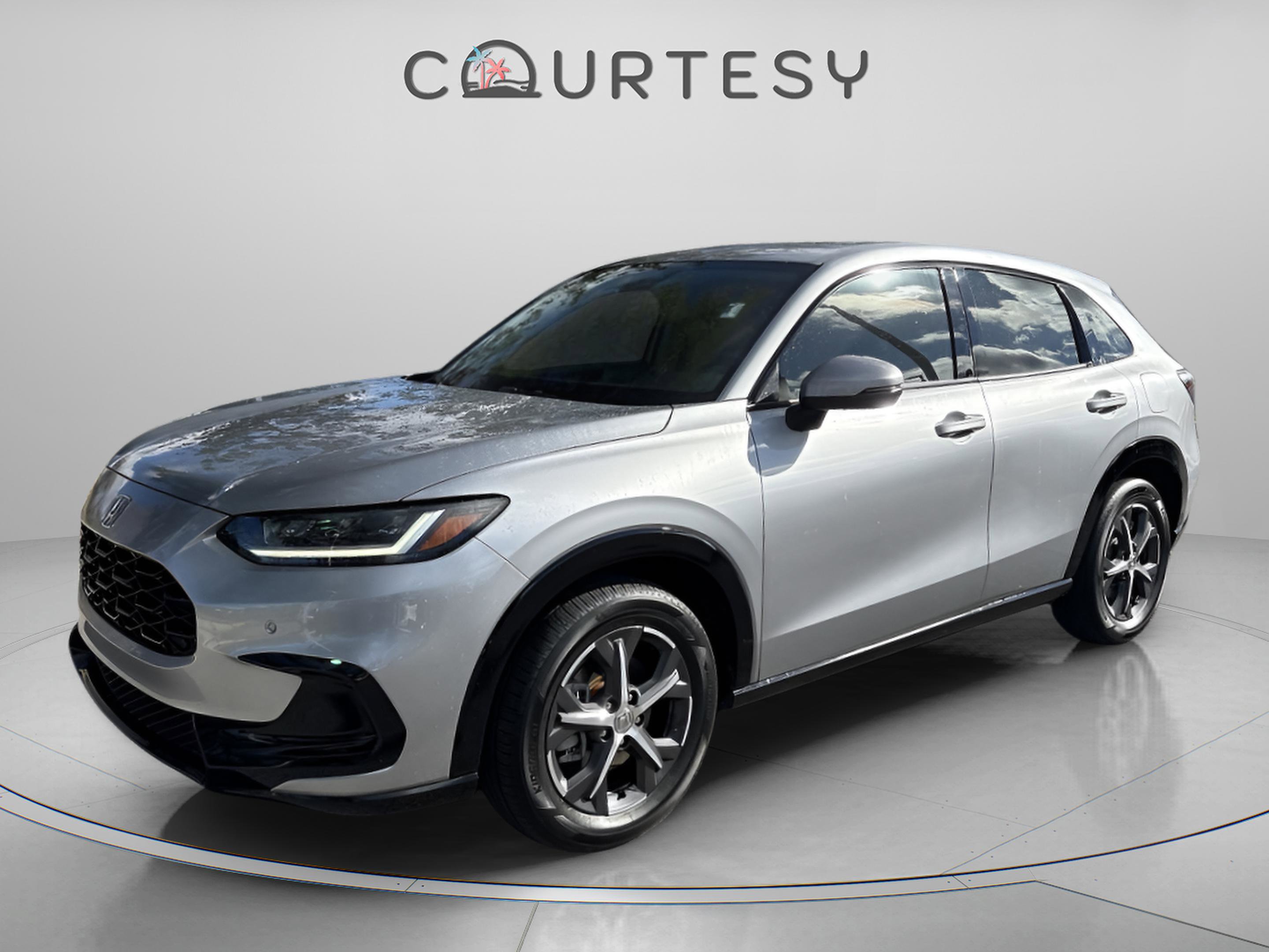 Used 2023 Honda HR-V EX-L image 2