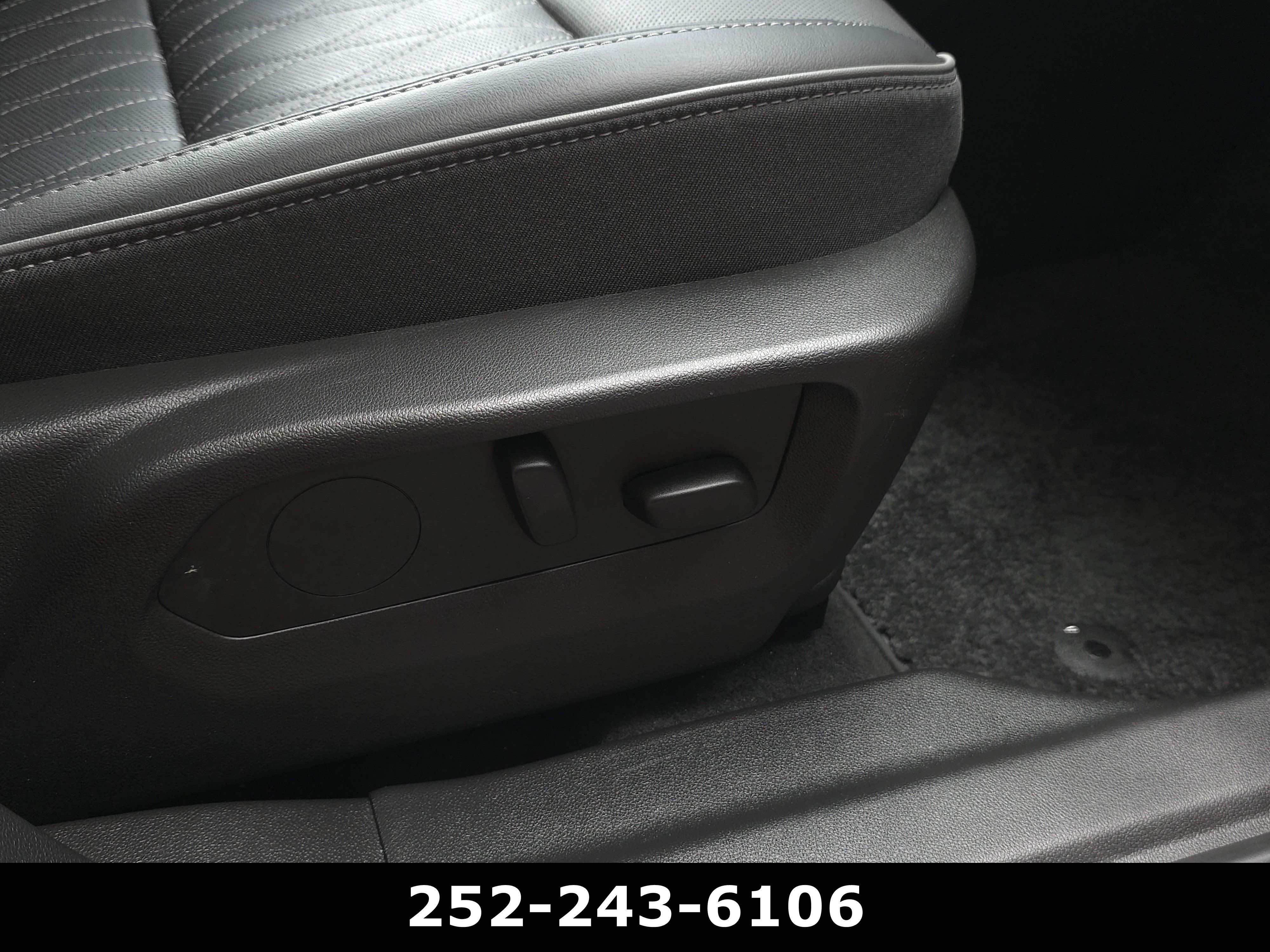 Used 2023 Buick Envision Avenir FWD image 42