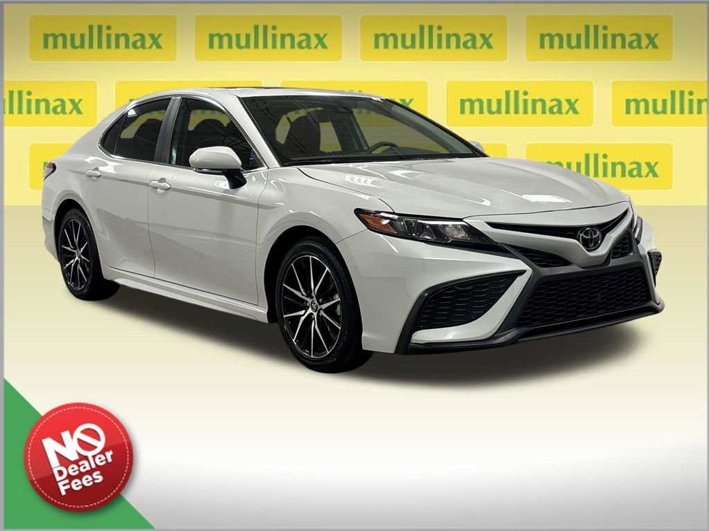 Used 2024 Toyota Camry SE w/ Convenience Package FWD image 1