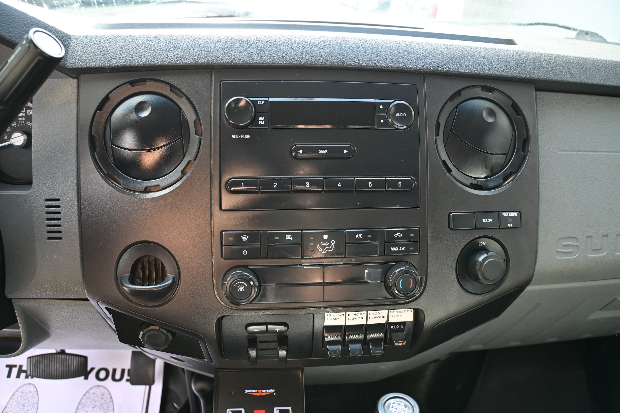 Used 2015 Ford F550 4x4 Regular Cab Super Duty image 7