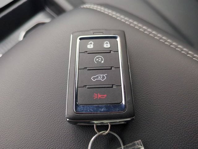 New 2026 Jeep Grand Cherokee L Limited AWD/4WD image 30
