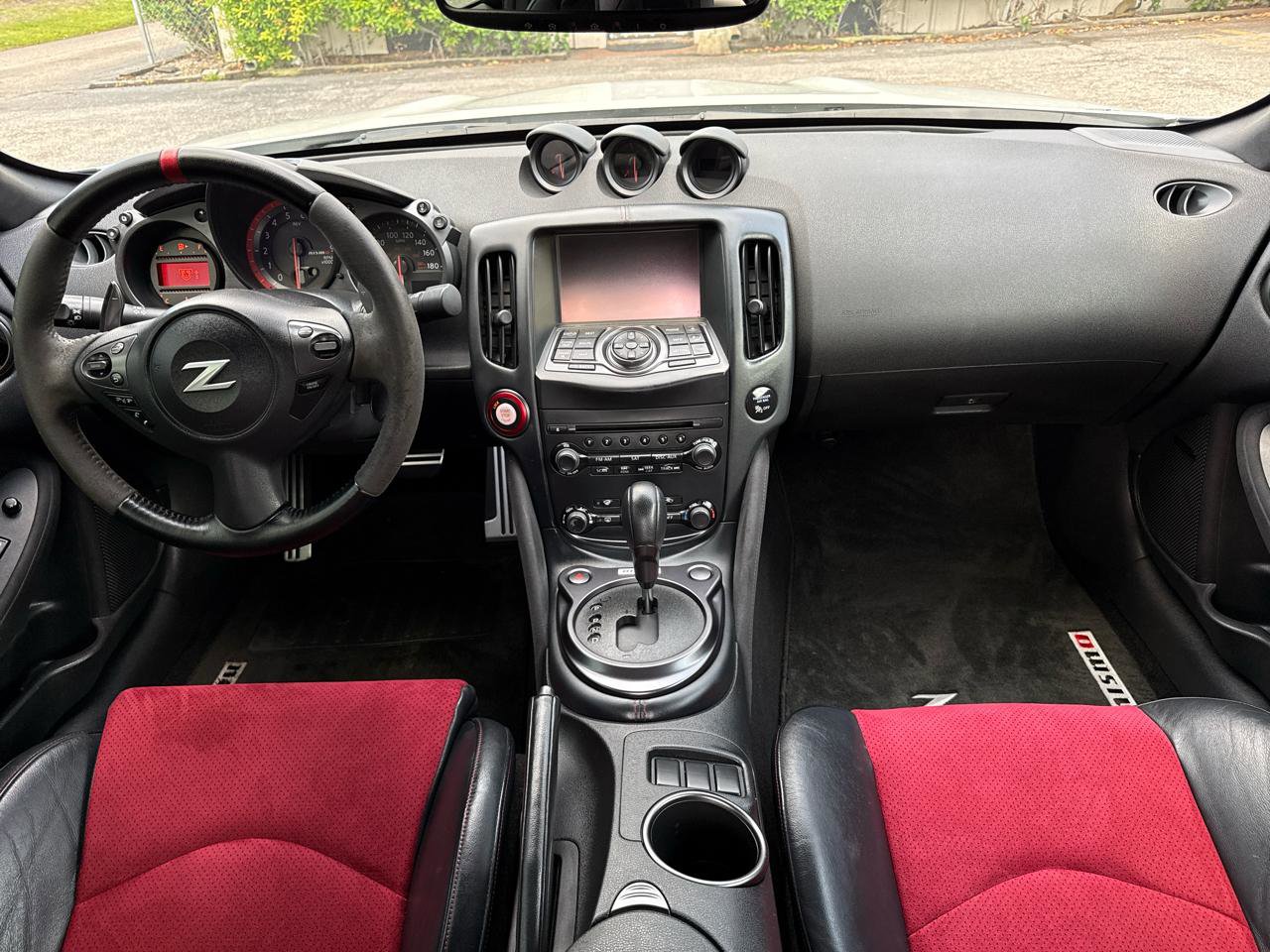 Used 2017 Nissan 370Z NISMO image 24