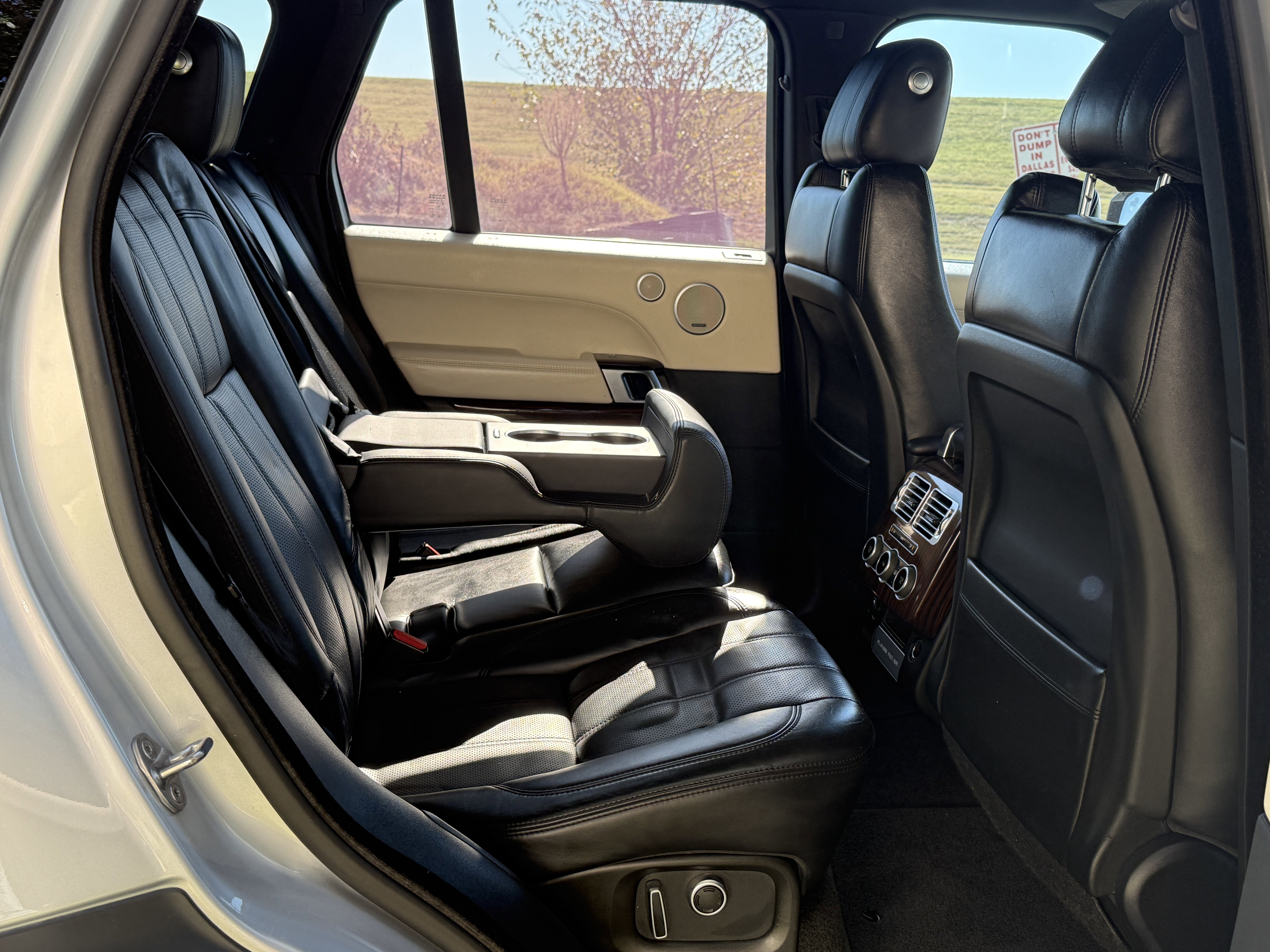 Used 2017 Land Rover Range Rover HSE image 34