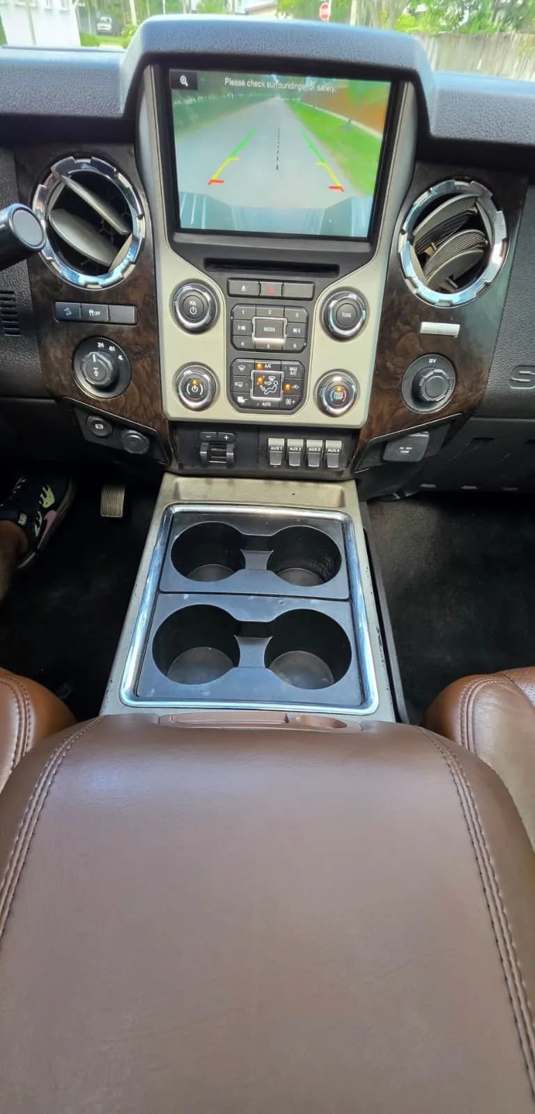 Used 2015 Ford F250 Platinum w/ FX4 Off-Road Package AWD/4WD image 8