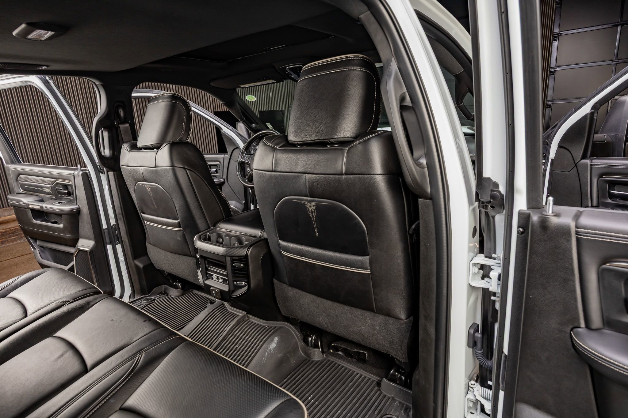 Used 2023 RAM 3500 Limited w/ Night Edition image 31