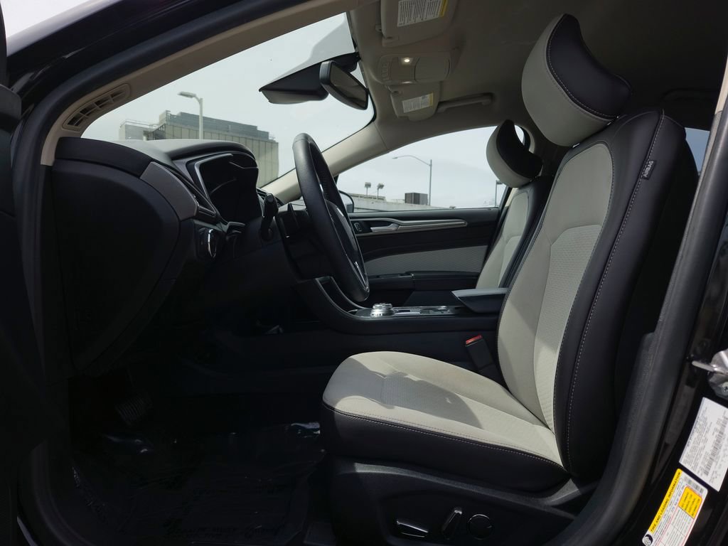 Used 2019 Ford Fusion SE w/ Equipment Group 151A image 8