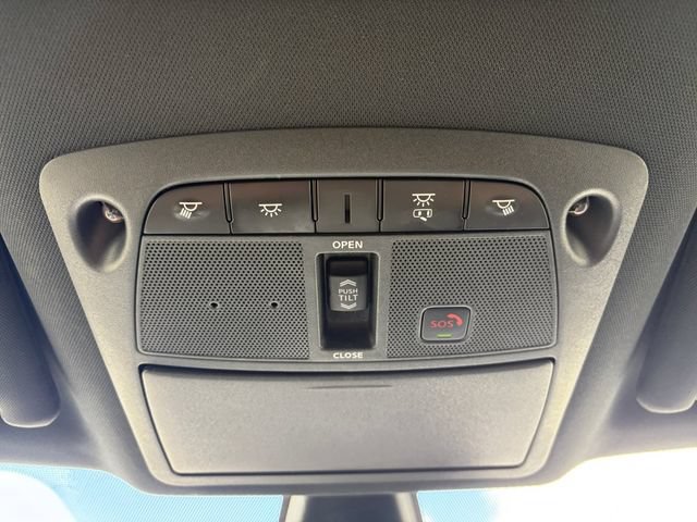 Used 2023 Nissan Maxima SR w/ Sport Mat Group FWD image 25