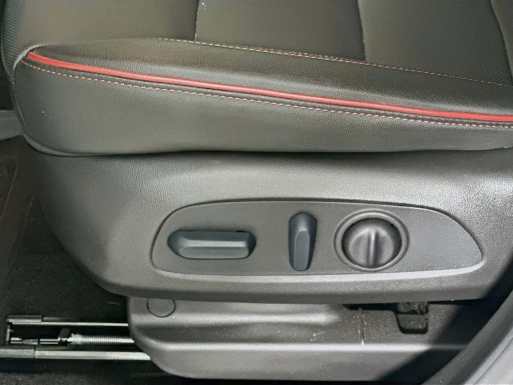 Used 2025 Chevrolet TrailBlazer RS w/ Convenience Package image 22