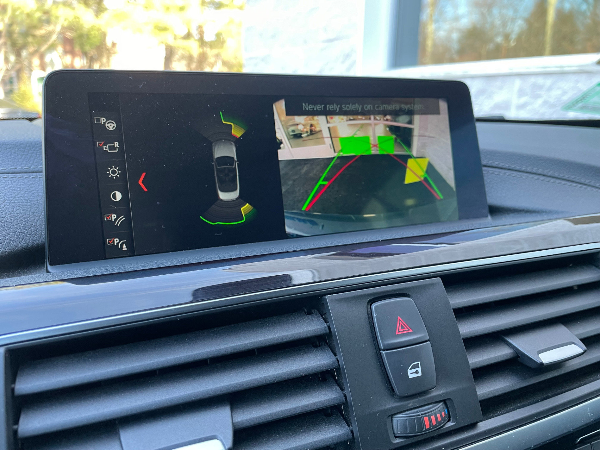 Used 2018 BMW M4 Convertible RWD image 16