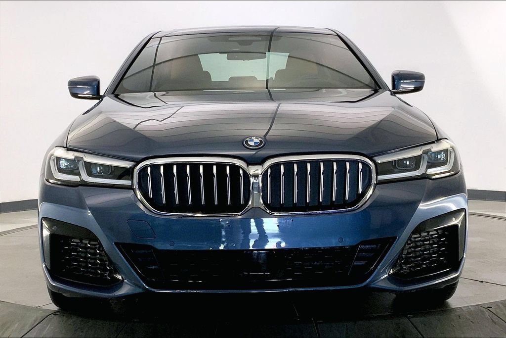 Used 2023 BMW 530e xDrive w/ Executive Package AWD/4WD image 2