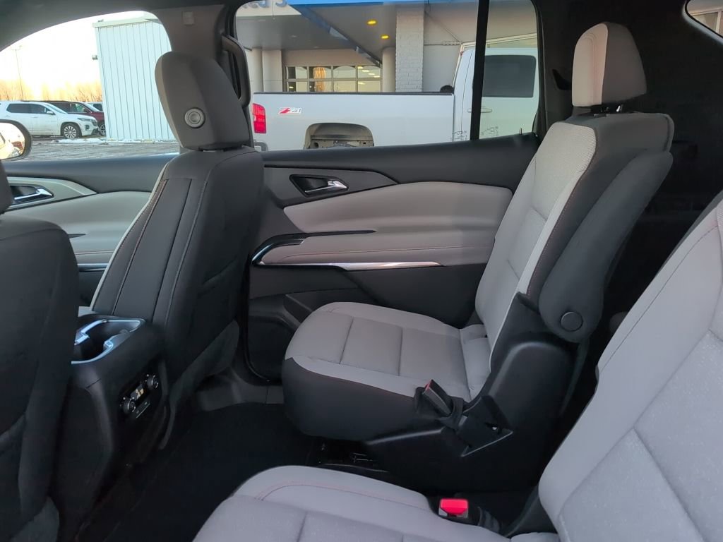 Used 2026 Chevrolet Traverse LT image 22