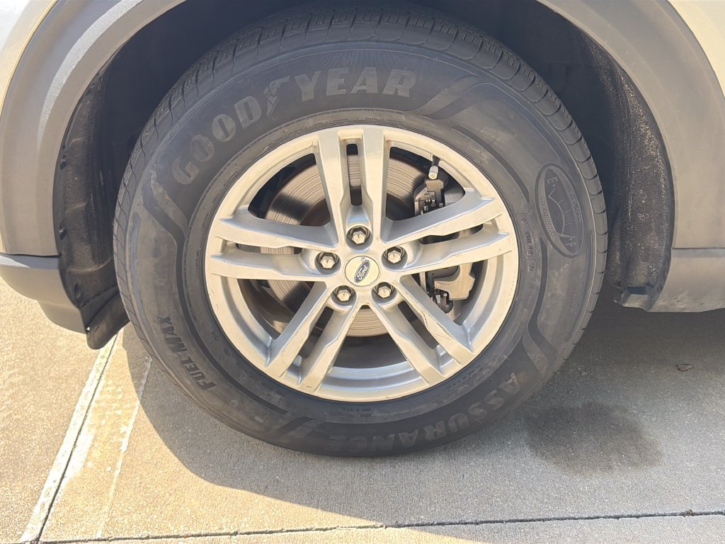 Certified 2024 Ford Explorer XLT w/ Equipment Group 202A RWD image 13