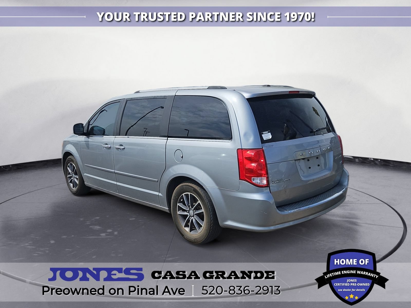 Used 2017 Dodge Grand Caravan SXT FWD image 4
