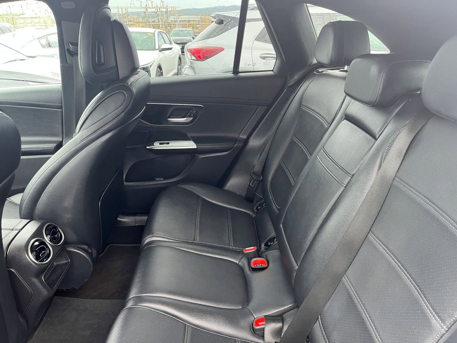 Used 2024 Mercedes-Benz GLC 300 image 27