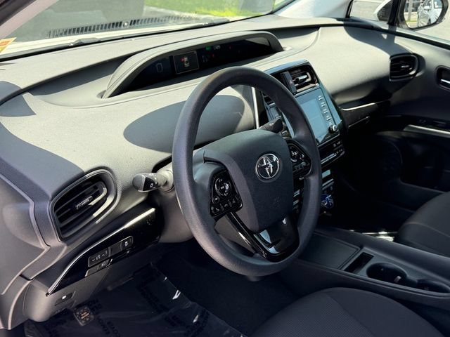 Used 2021 Toyota Prius L Eco FWD image 12
