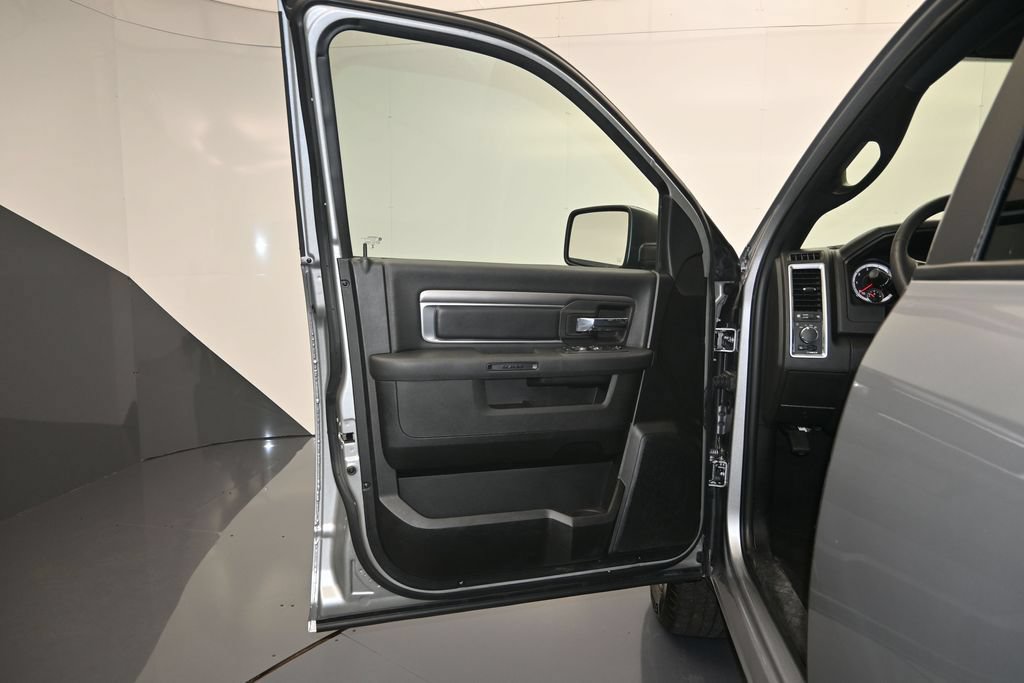 Used 2024 RAM 1500 Classic Warlock RWD image 10