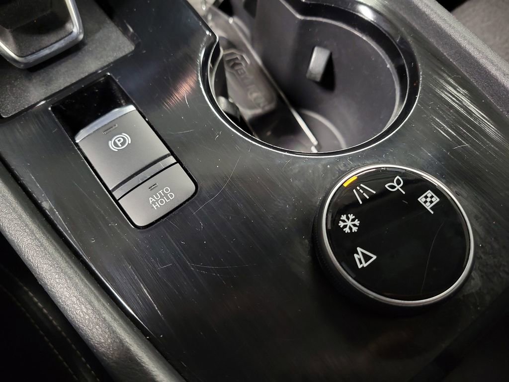 Used 2023 Nissan Rogue SV image 15